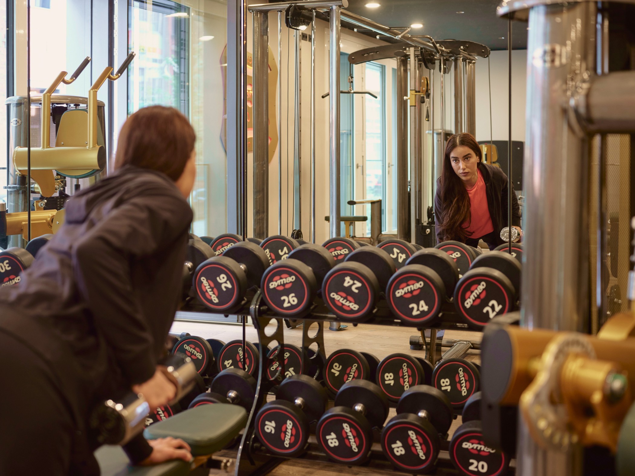 Fitnessstudio für Bewohner mit modernen Geräten im WIN WIN im Medienhafen Düsseldorf