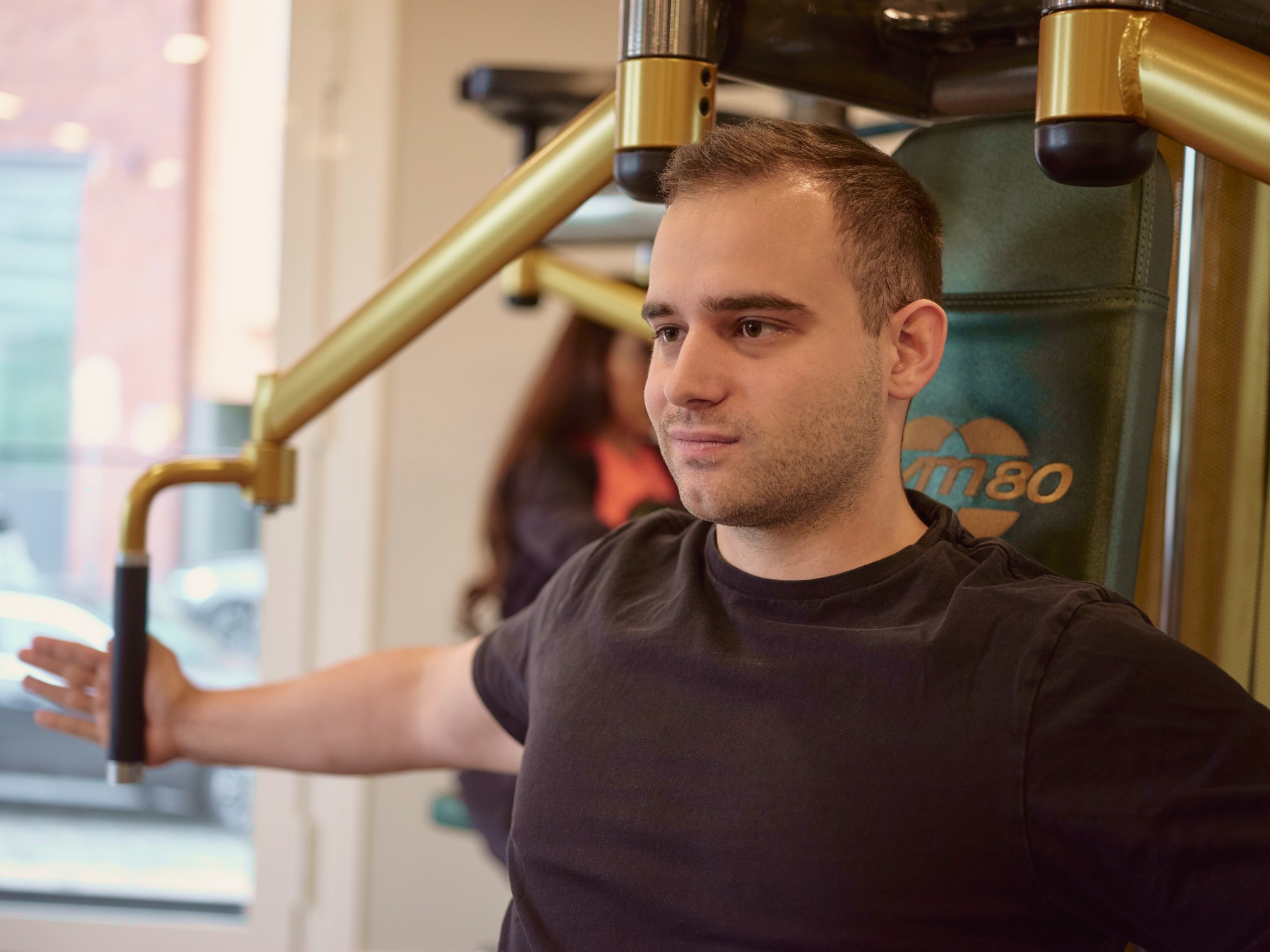 Fitnessstudio für Bewohner mit modernen Geräten im WIN WIN im Medienhafen Düsseldorf